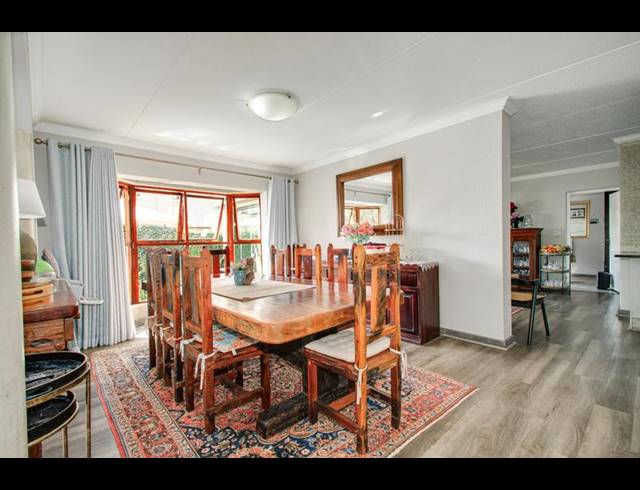 4 BEDROOM HOUSE FOR SALE IN LONEHILL